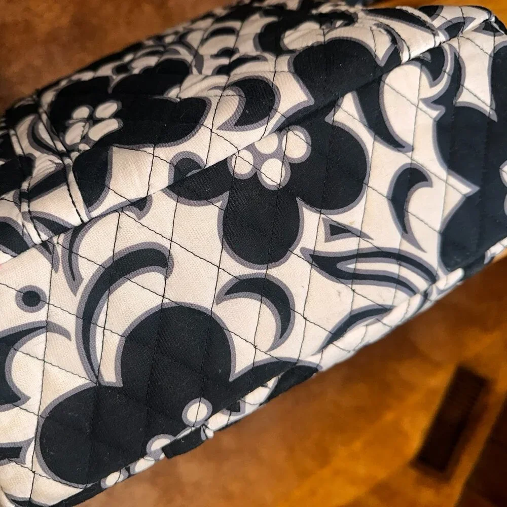 Vera Bradley Black White Night and Day Quilt Purse- Like New - Picture 3 of 6